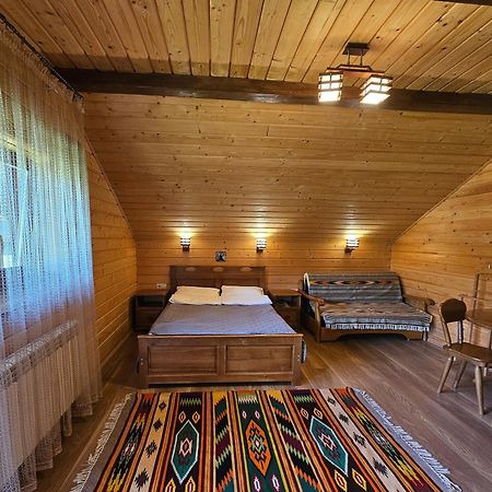 Guesthouse Kolo Druziv Tatariv Exteriér fotografie