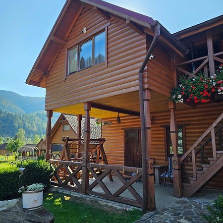 Guesthouse Kolo Druziv Tatariv Exteriér fotografie